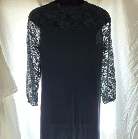 Hunter Green Lace Sleeves Dress - Picture 5 of 8